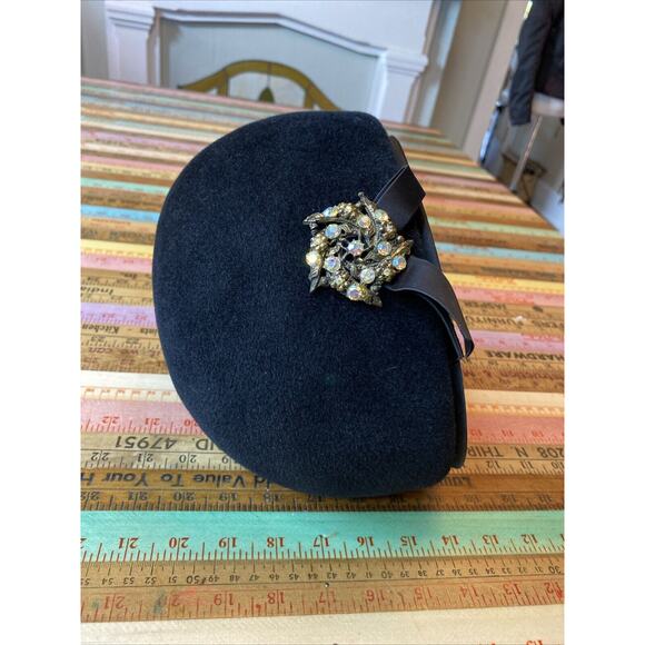 Vtg 1940's ADELE CLAIRE NY Italy Velvet Rhinestone Brooch Hat Union Made Pillbox - Picture 16 of 16